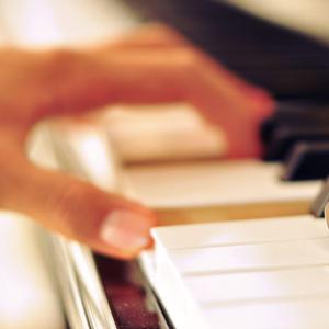 韩国女生和男生直接进入桃子那里面
